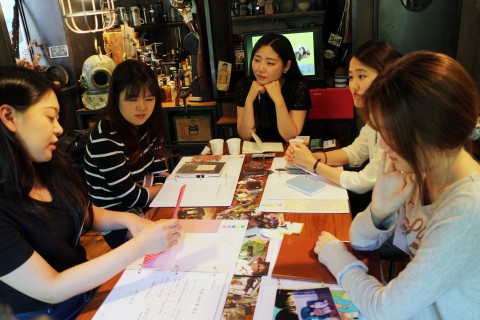 자아학교 김민지 교감이 자아학교의 대표수업 자아발견을 강의하고 있다