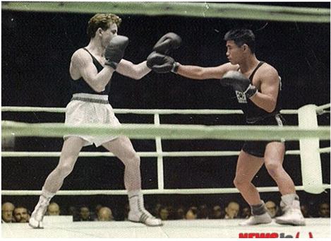 송순천 선수의 1956년 멜버른 올림픽 복싱 결승전 장면 (출처:뉴시스)