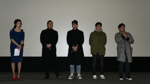 (왼쪽부터)MC홍제인, 박재홍, 도윤, 한이진, 서하늘 감독이 무대 인사를 하고 있다