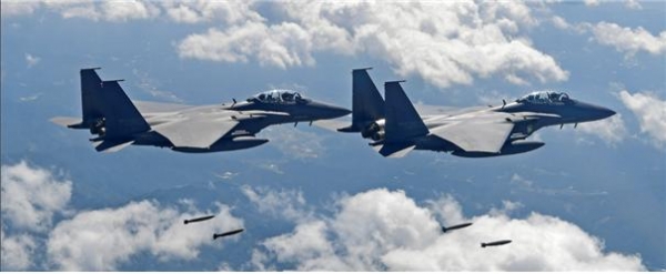 대한민국의 영공을 지키는 F-15K 전투기 (출처 : 네이버)