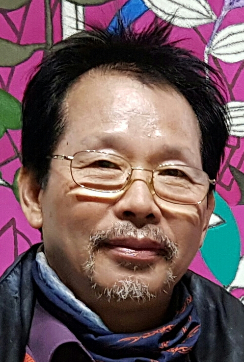 박윤배 작가