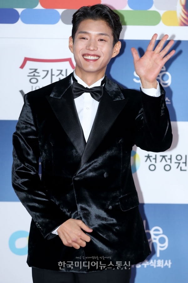 [KM포토] 하준 잇몸만개 미소 < 포토뉴스 < 방송연예 < MP (Media Post) < 기사본문 - 한국미디어뉴스통신 [KM포토] 하준 잇몸만개 미소