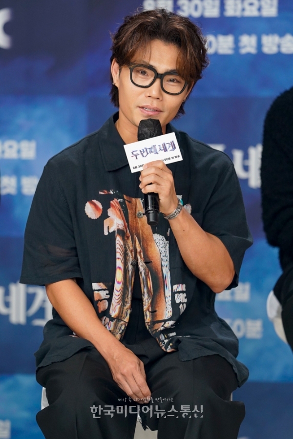 [KM포토] 김범수 기대해주세요 < 포토뉴스 < 방송연예 < MP (Media Post) < 기사본문 - 한국미디어뉴스통신 [KM포토] 김범수 기대해주세요