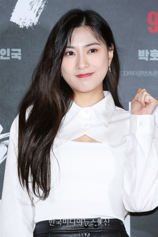 막내~ < 포토뉴스 < 방송연예 < MP (Media Post) < 기사본문 - 한국미디어뉴스통신 [KM포토] 에이핑크(Apink) 오하영 귀여운 막내~