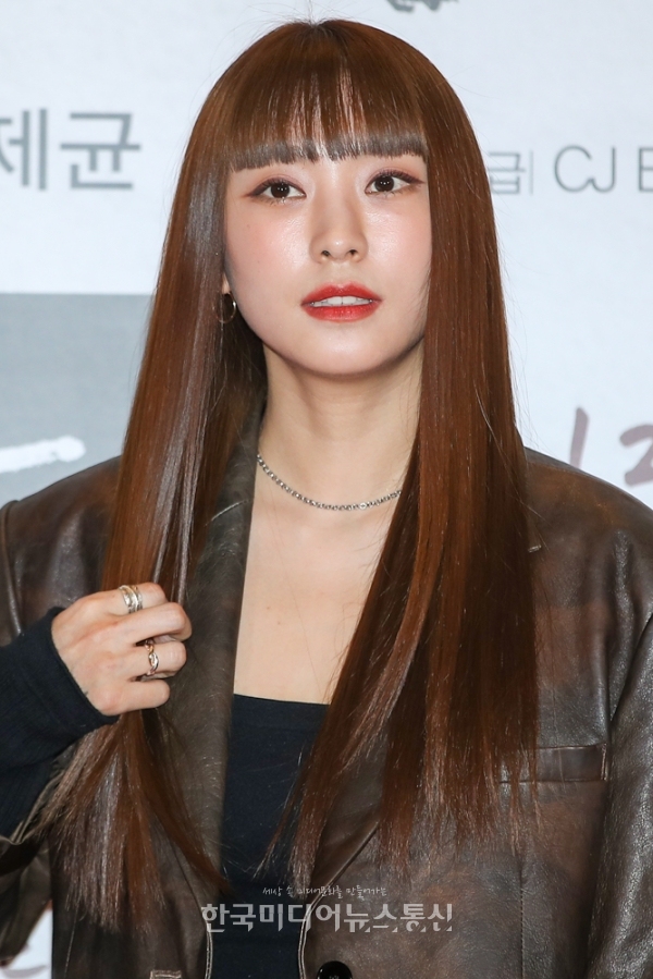 [KM포토] 보라 어울리는 뱅헤어 < 포토뉴스 < 방송연예 < MP (Media Post) < 기사본문 - 한국미디어뉴스통신 [KM포토] 보라 어울리는 뱅헤어