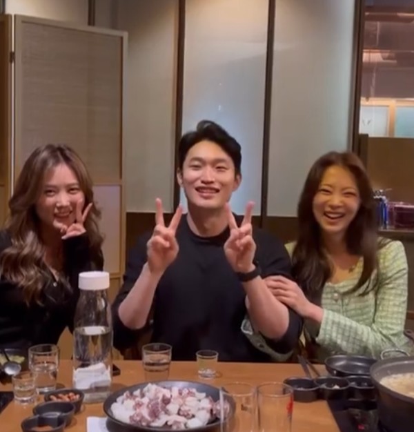 참석 < 방송연예 < MP (Media Post) < 기사본문 - 한국미디어뉴스통신 돌싱글즈3 현커플 동환♥소라 등장에 나는솔로 옥순 현철따라 모임 참석