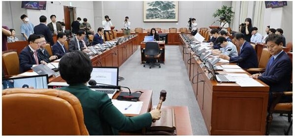 국회 정치개혁특별위원회 전체회의 모습 (출처 : 연합뉴스)