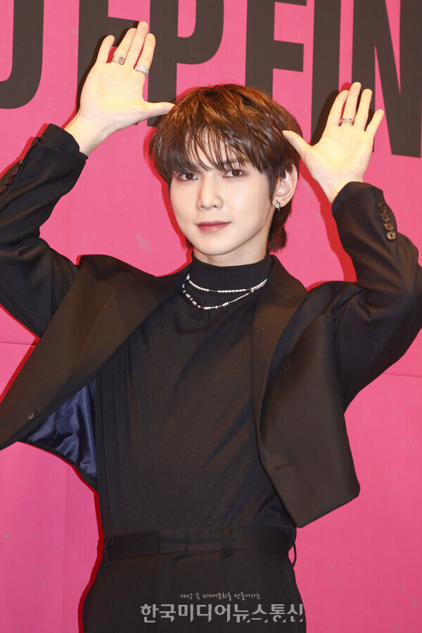 [KM포토] 에이티즈(ATEEZ) 여상 '귀엽고 멋지게'