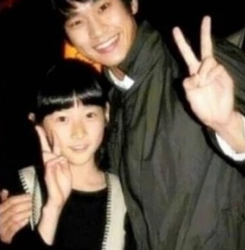 고(故) 김새론 측 "김수현과 중2 때 관계…녹취 제보자 괴한 피습" 주장 파문